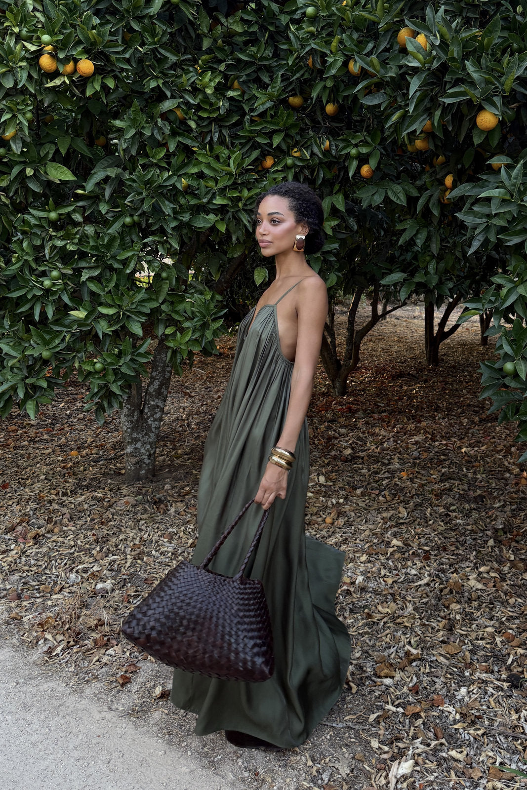 VESTIDO LONGO VERDE COM BRILHO