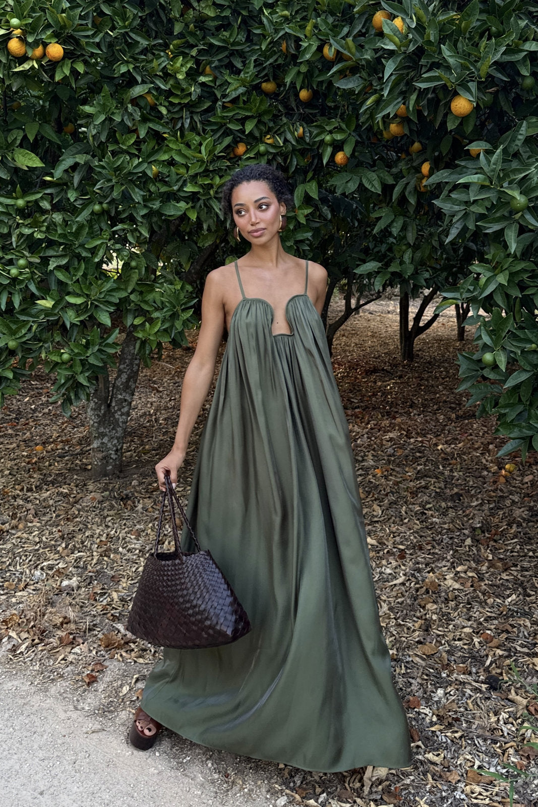 VESTIDO LONGO VERDE COM BRILHO