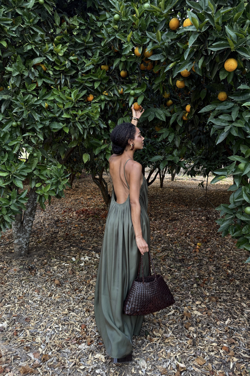 VESTIDO LONGO VERDE COM BRILHO