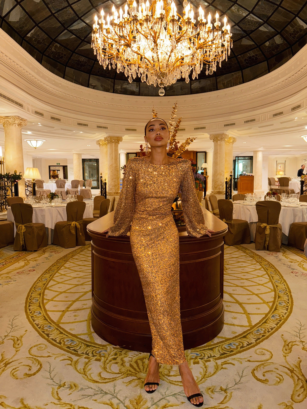 VESTITO LUNGO DI PAILLETTES RAME