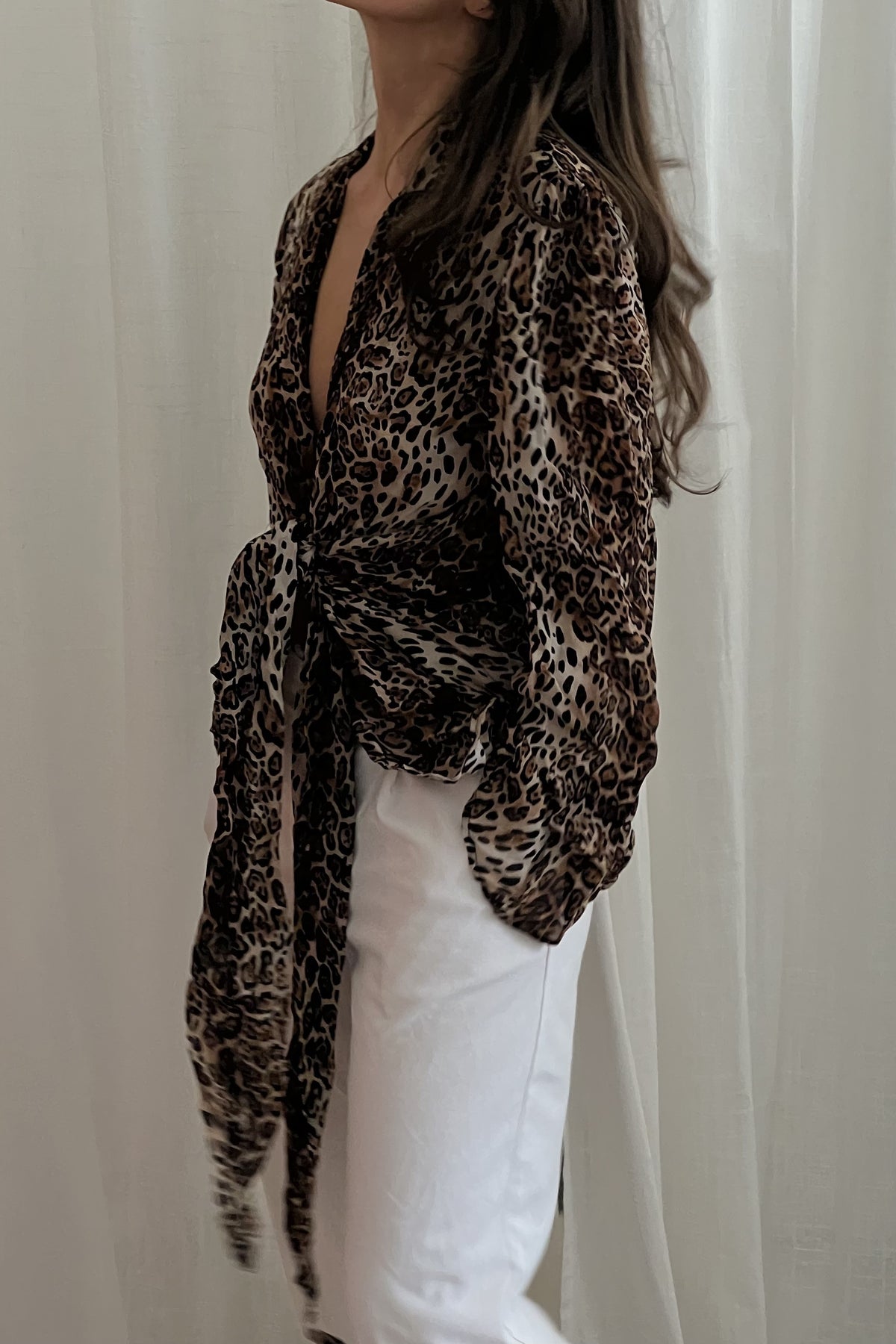 BLUSA CON ESTAMPADO DE LEOPARDO