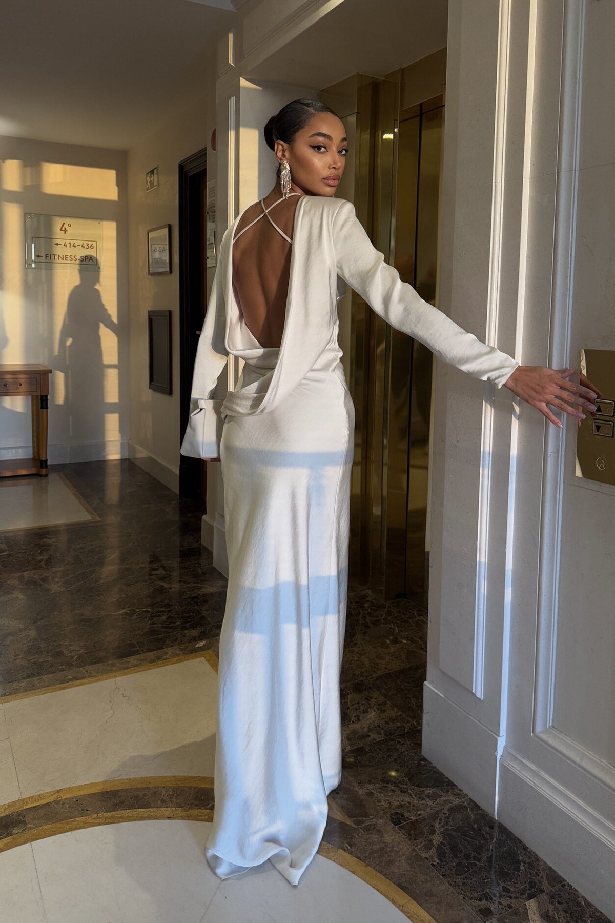 VESTIDO LONGO CRU MANGA COMPRIDO