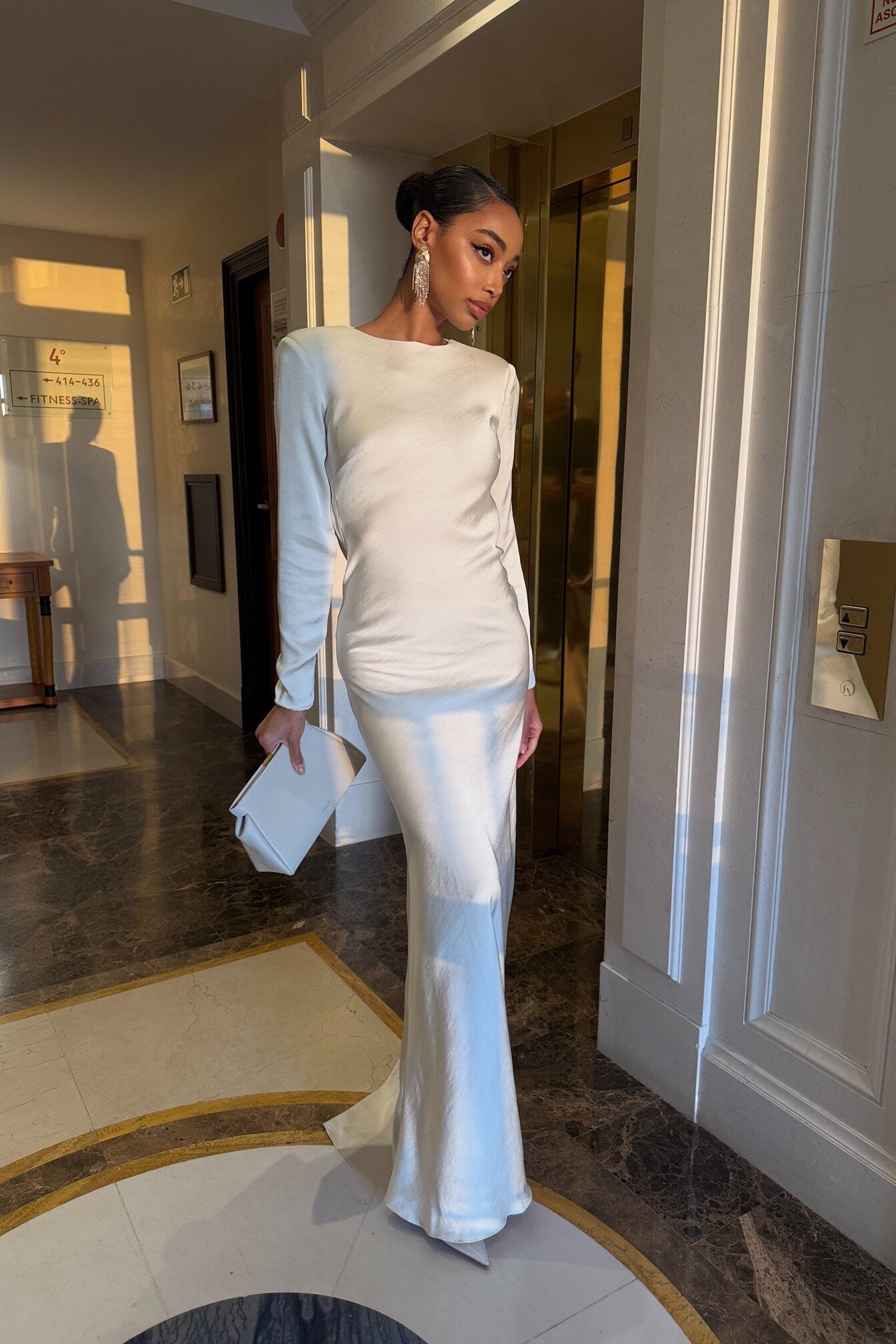 LONG OFF-WHITE DRESS WITH LONG SLEEVES - KAO LONG OFF-WHITE DRESS WITH LONG SLEEVES - KAO