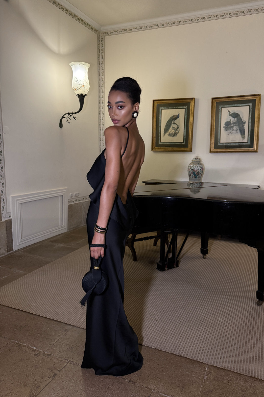 VESTIDO PRETO LONGO COM COSTAS ABERTAS