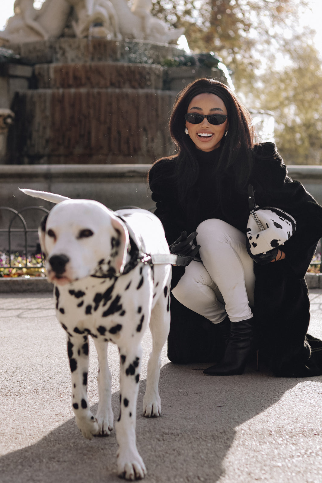 ABRIGO NEGRO DE PELO SIN CUELLO