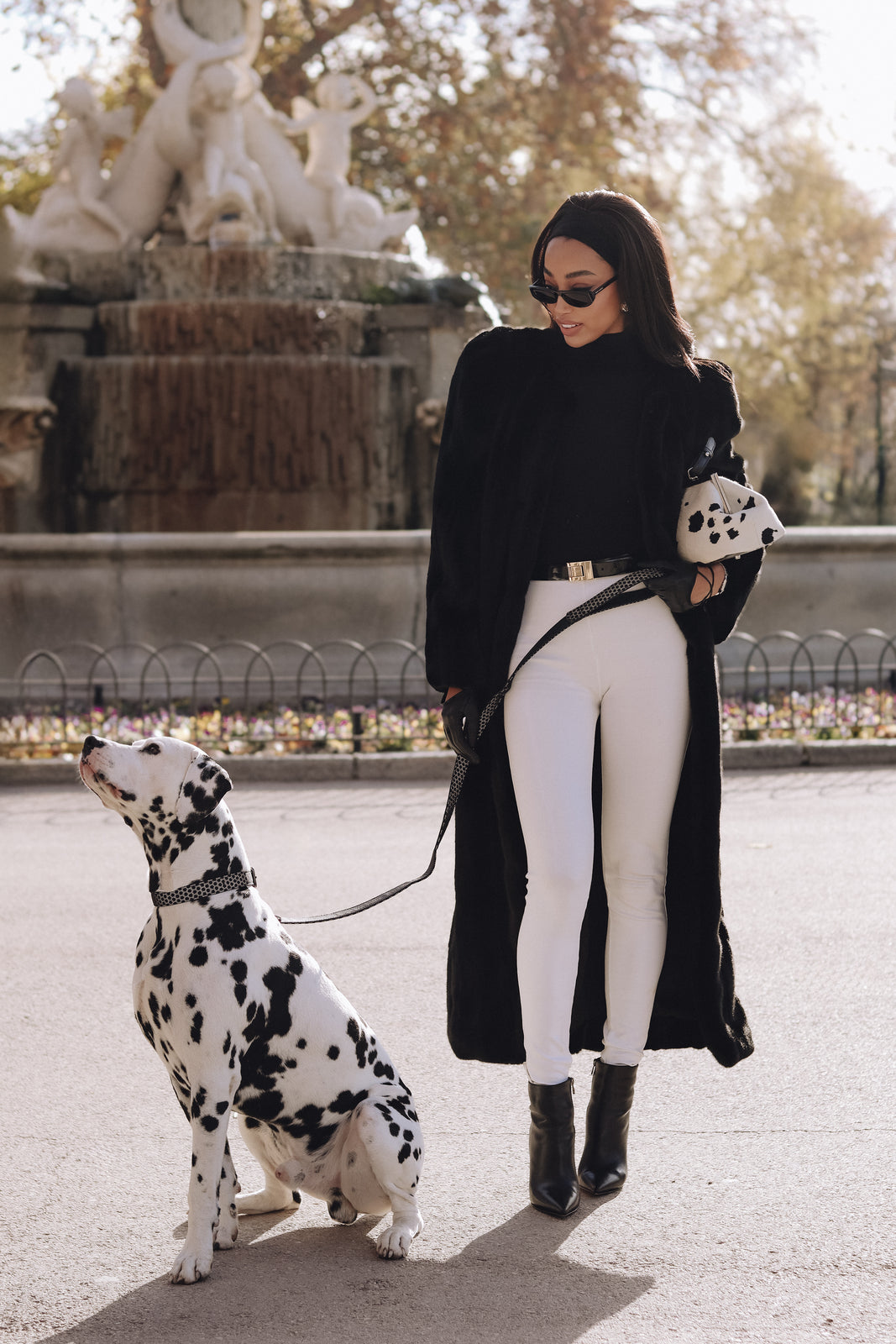 ABRIGO NEGRO DE PELO SIN CUELLO