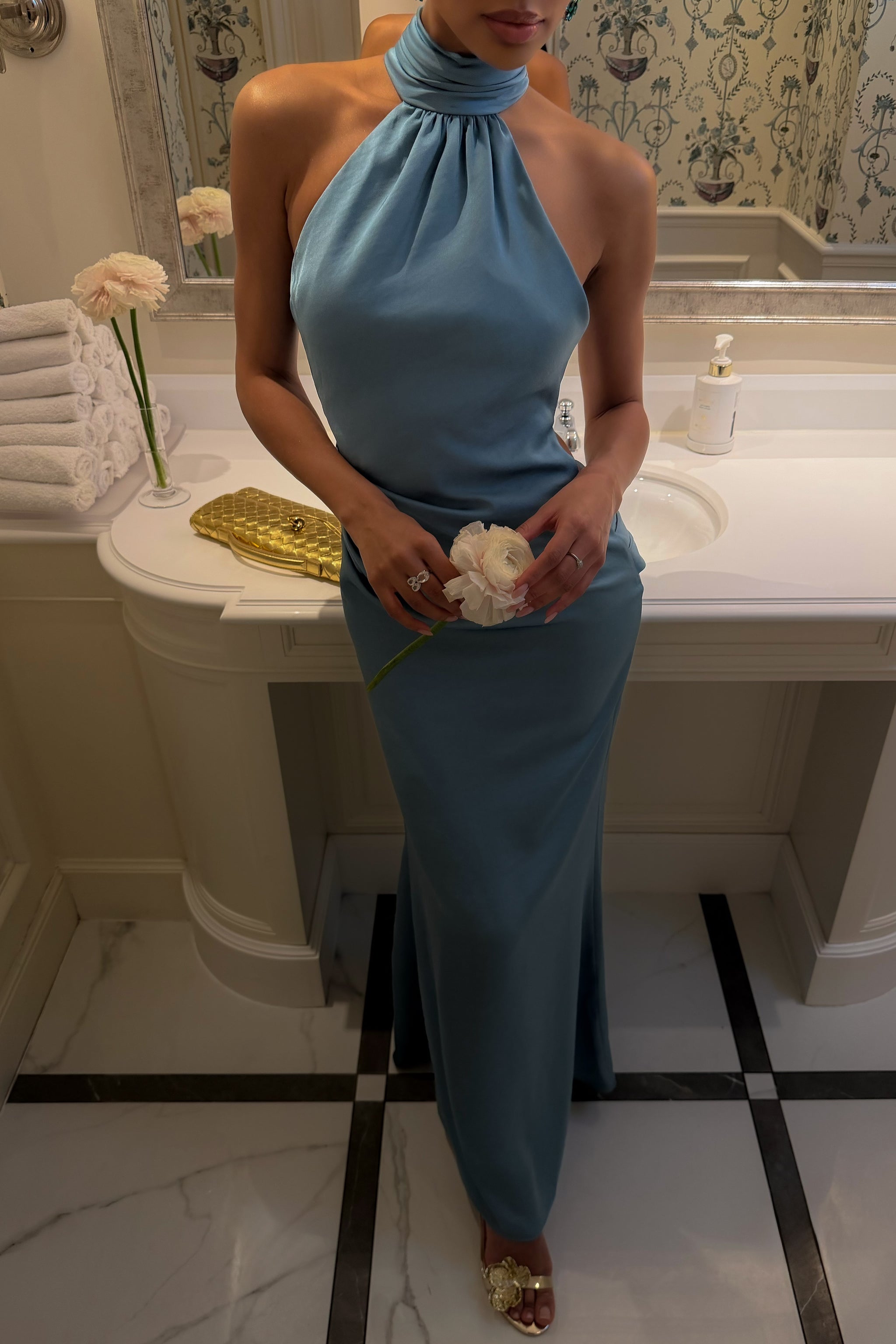 blue dress aurora Is blue or pink prettier for Aurora's dress? End the clash between Flora and Merryweather : r/disneyprincess