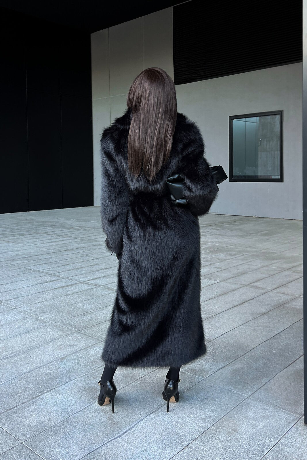 VESTITO LUNGO IN ECOPELLICCIA NERA