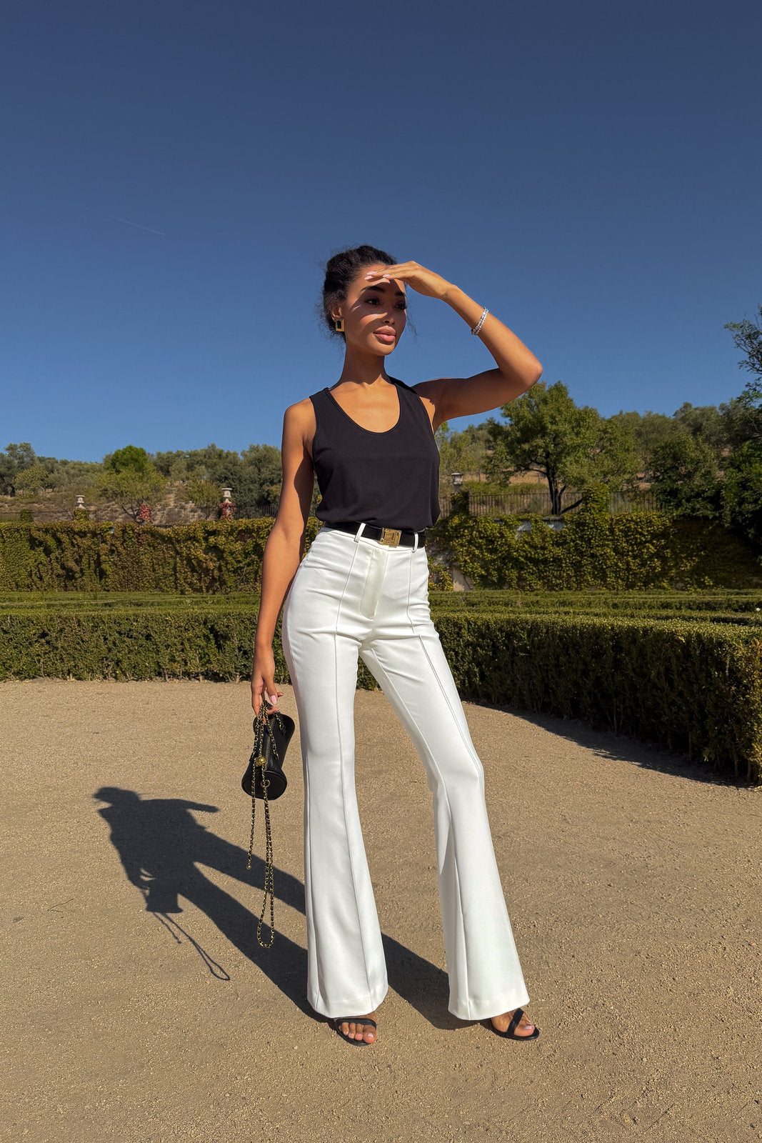 CALÇA BRANCA BOCA DE SINO