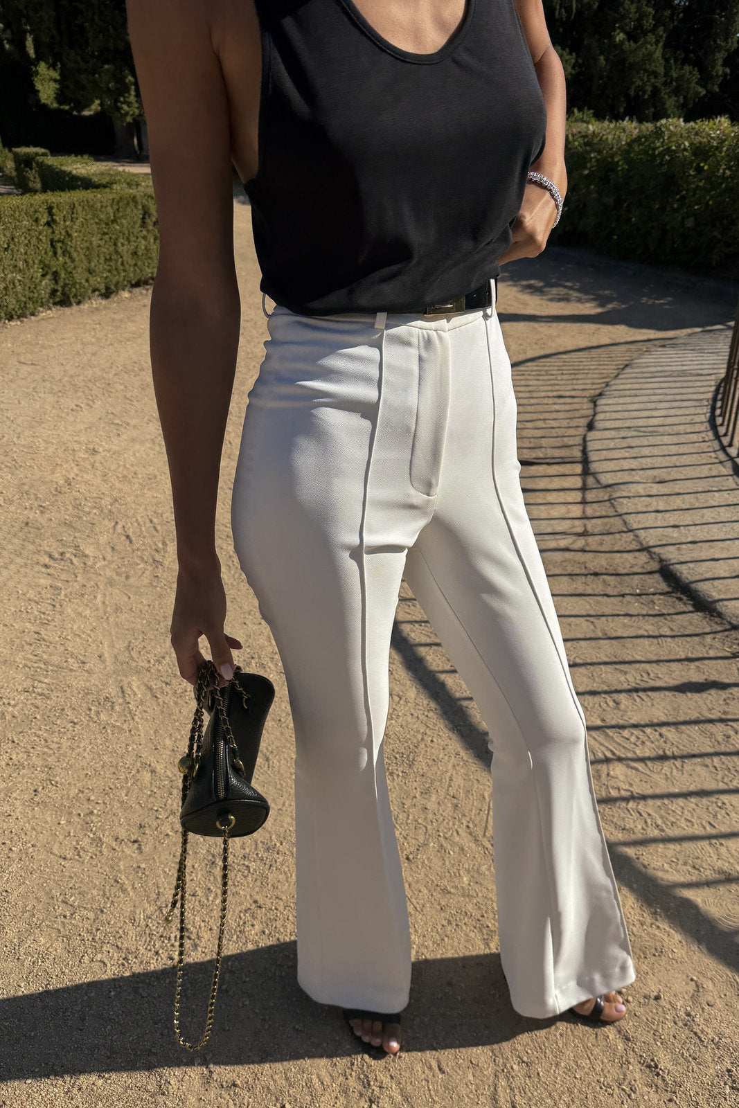 CALÇA BRANCA BOCA DE SINO