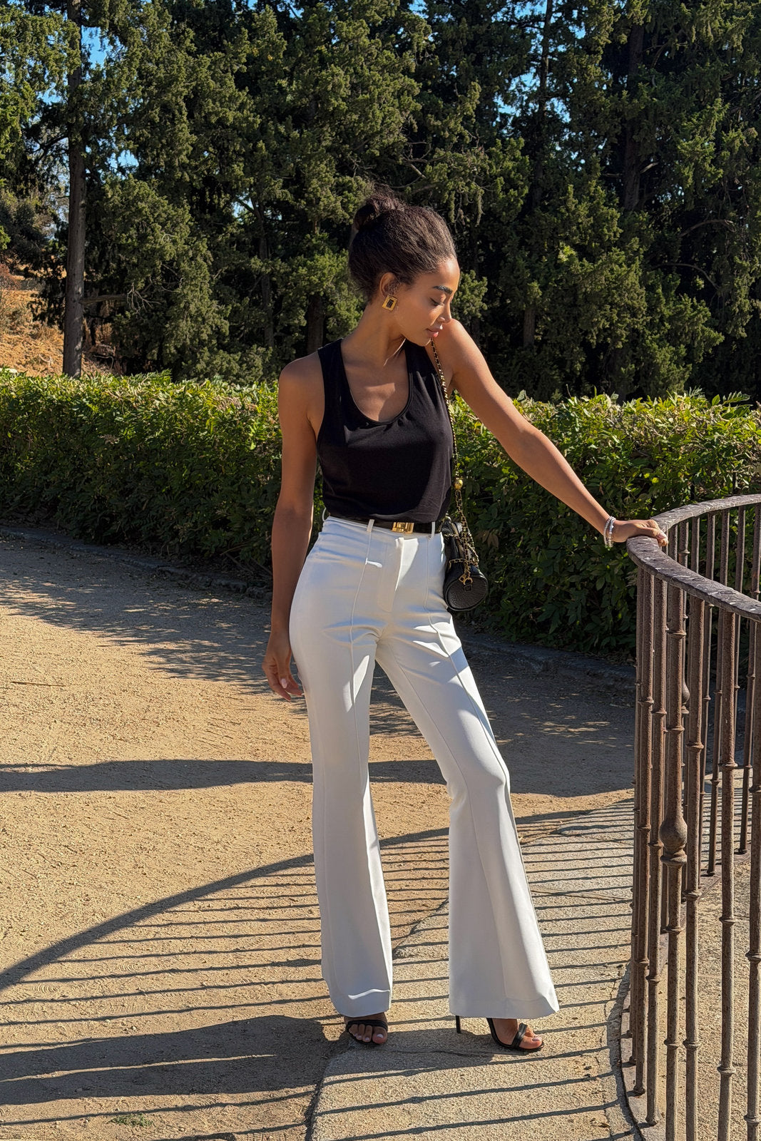 CALÇA BRANCA BOCA DE SINO