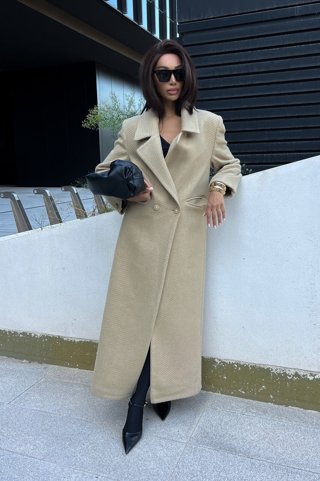 BEIGE OVERCOAT