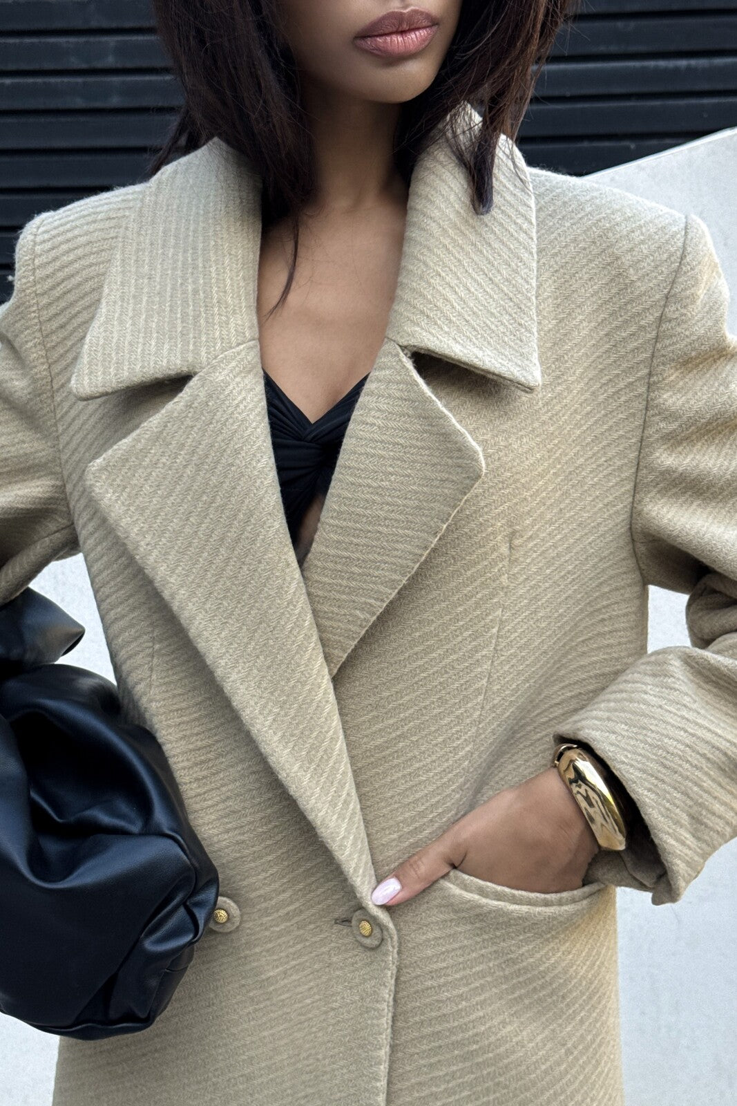 BEIGE OVERCOAT