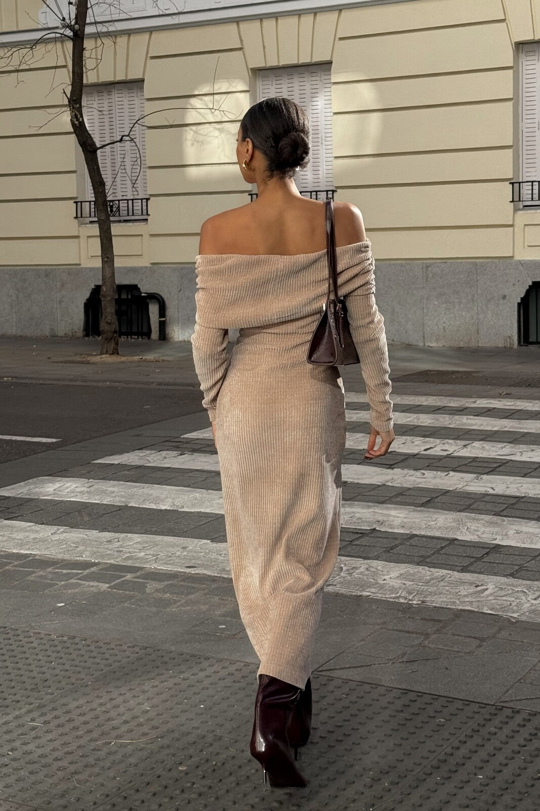 long straight knitted dresses Camel Knit Dress with Bare Shoulders Straight Neckline