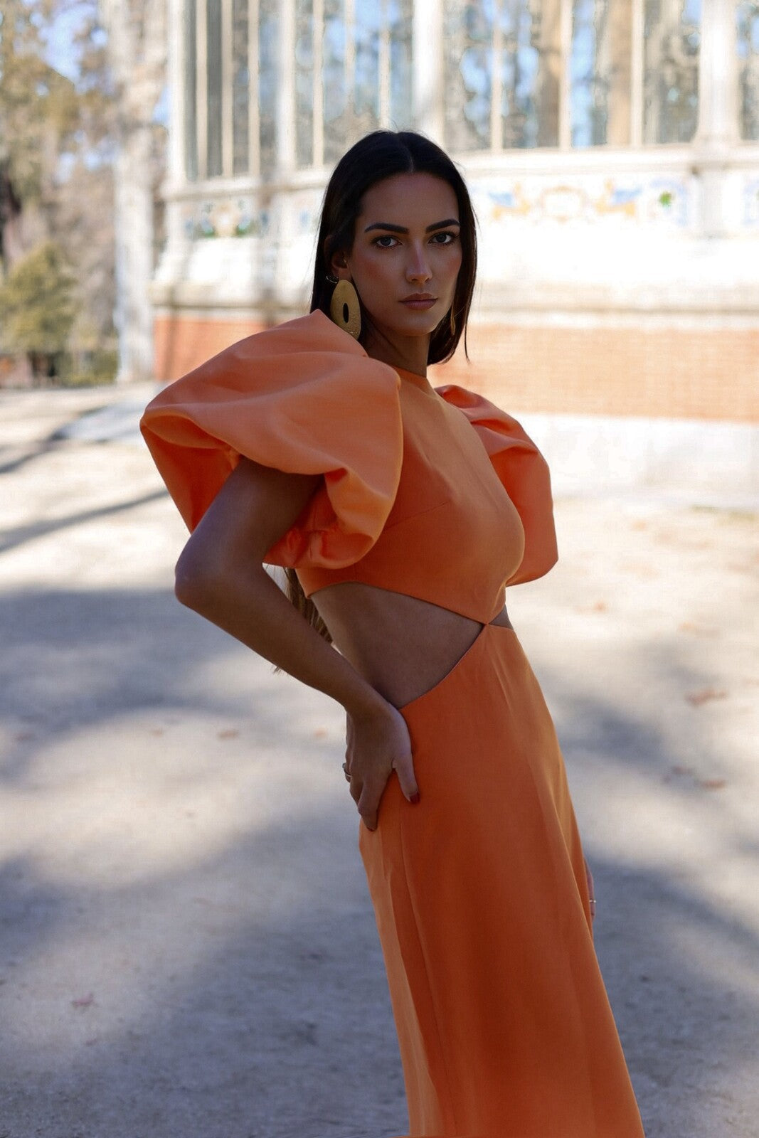 VESTIDO LARANJA COM MANGA ABALONADA