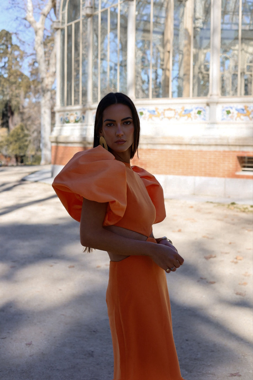 VESTIDO LARANJA COM MANGA ABALONADA