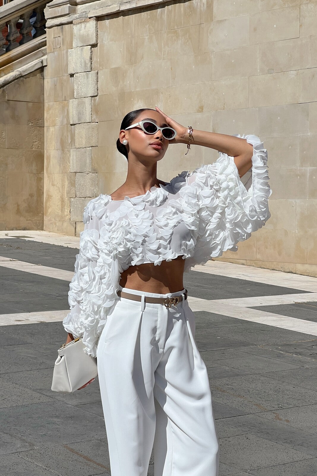 WHITE CROP TOP WITH 3D FLOWERS