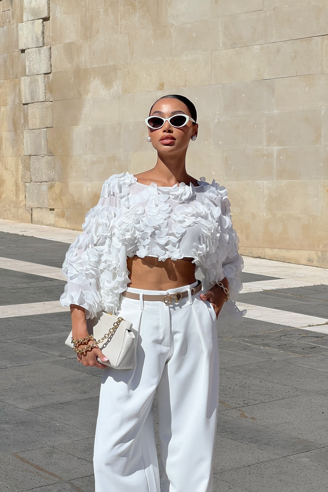 WHITE CROP TOP WITH 3D FLOWERS
