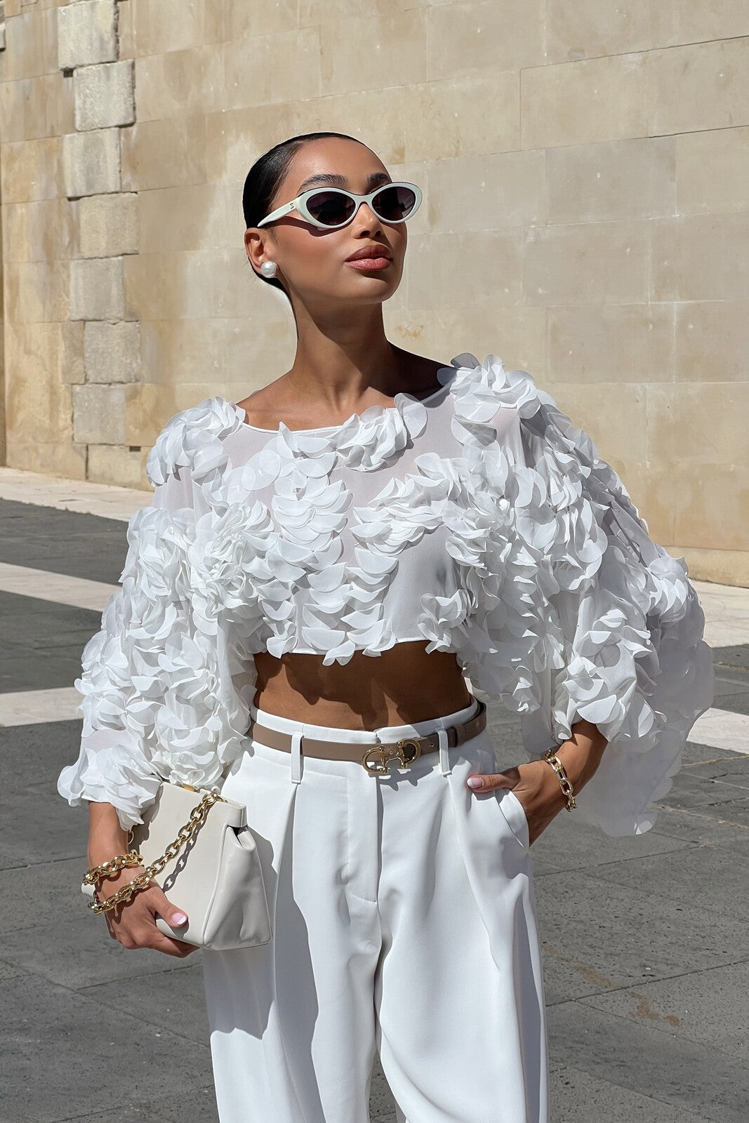 WHITE CROP TOP WITH 3D FLOWERS
