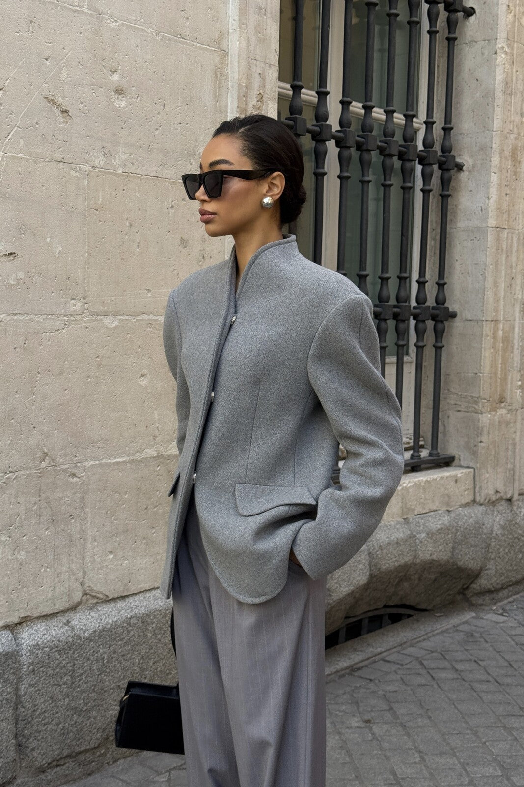 GRAY WOOL COAT WITH SNAP BUTTON CLOSURE