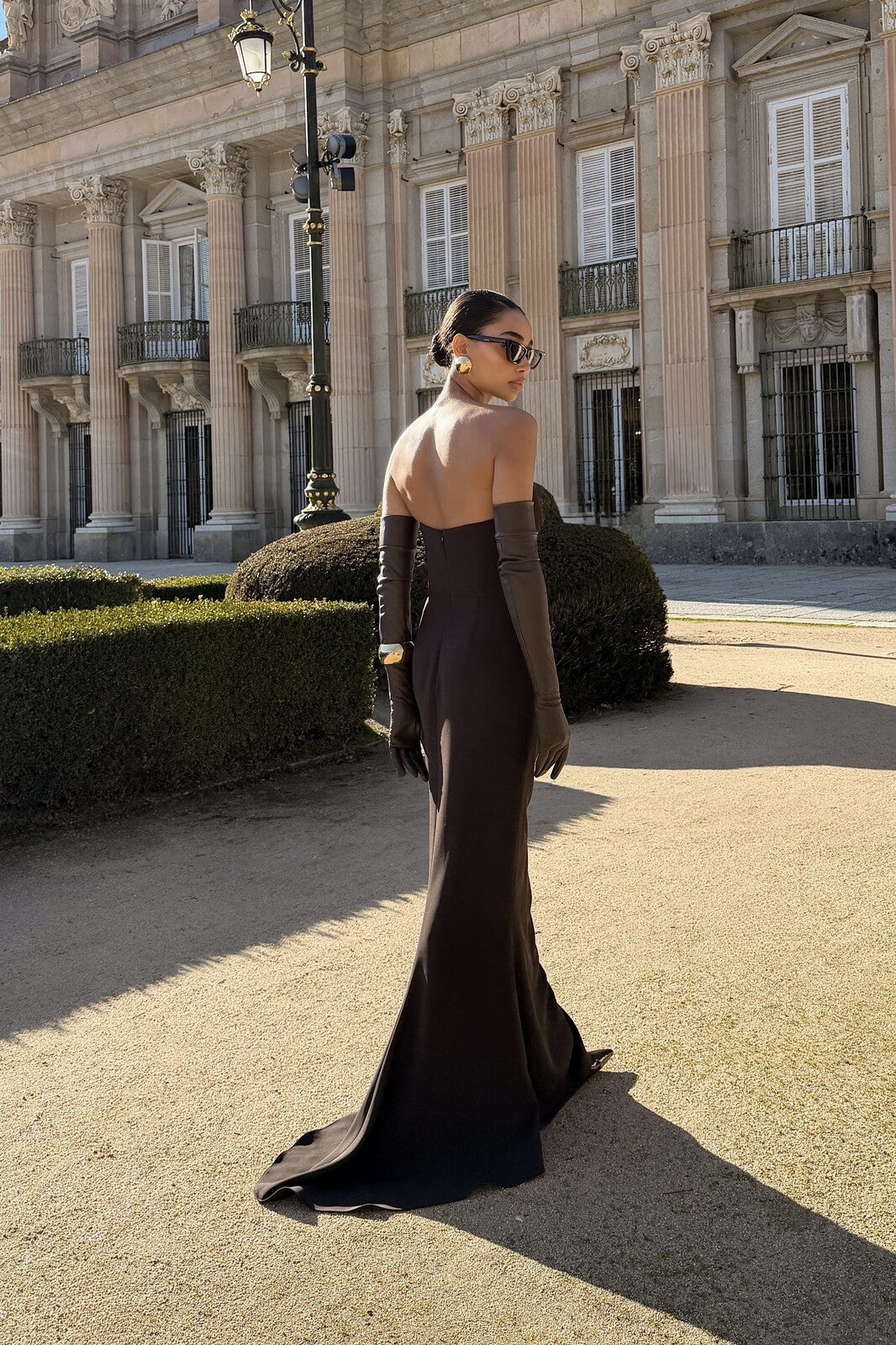 ROBE MARRON ASYMÉTRIQUE