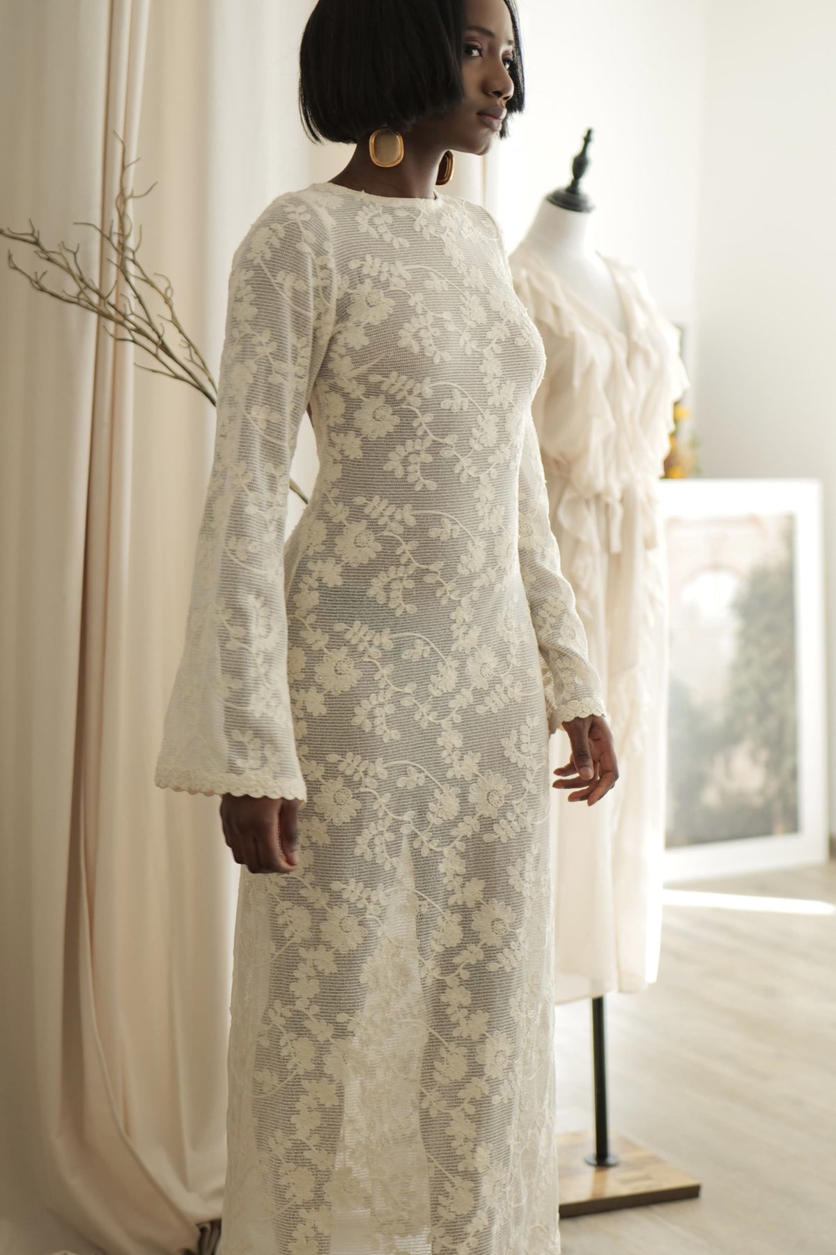 BEIGE LONG DRESS WITH FLORAL EMBROIDERY