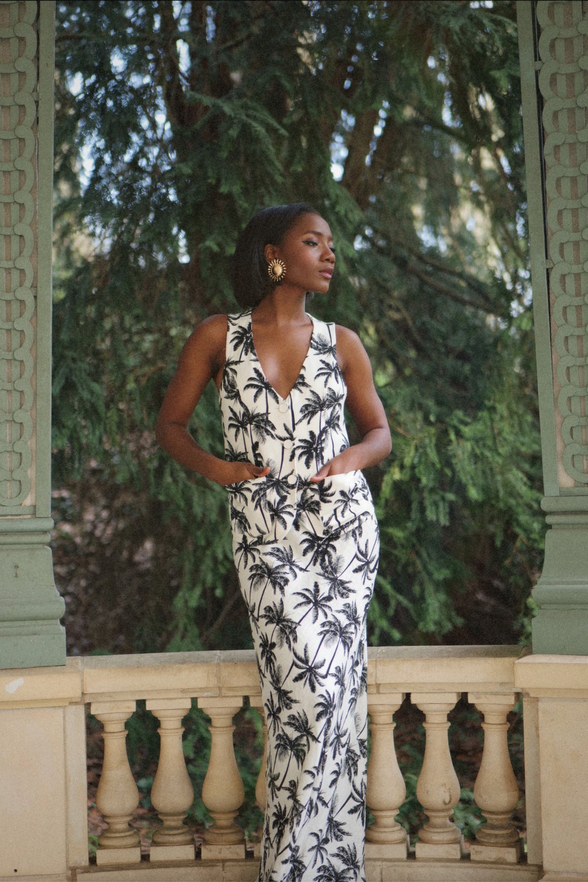 LONG WHITE SKIRT WITH BLACK PALM TREE PRINT