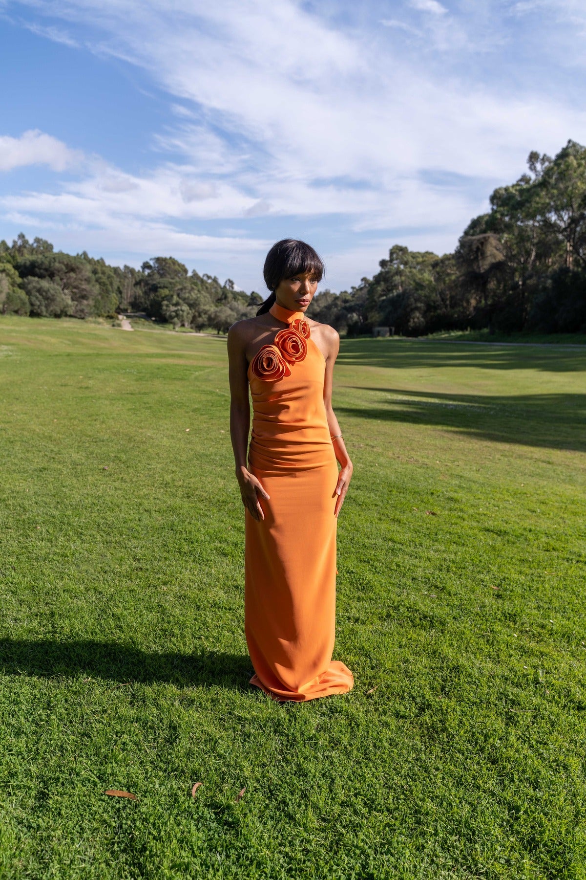 VESTIDO COMPRIDO LARANJA COM FLOR