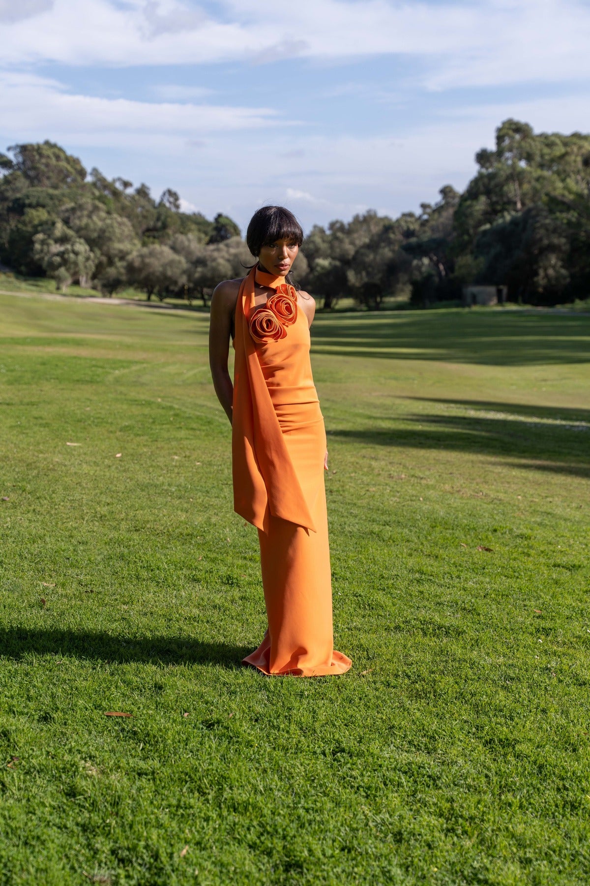 VESTIDO COMPRIDO LARANJA COM FLOR