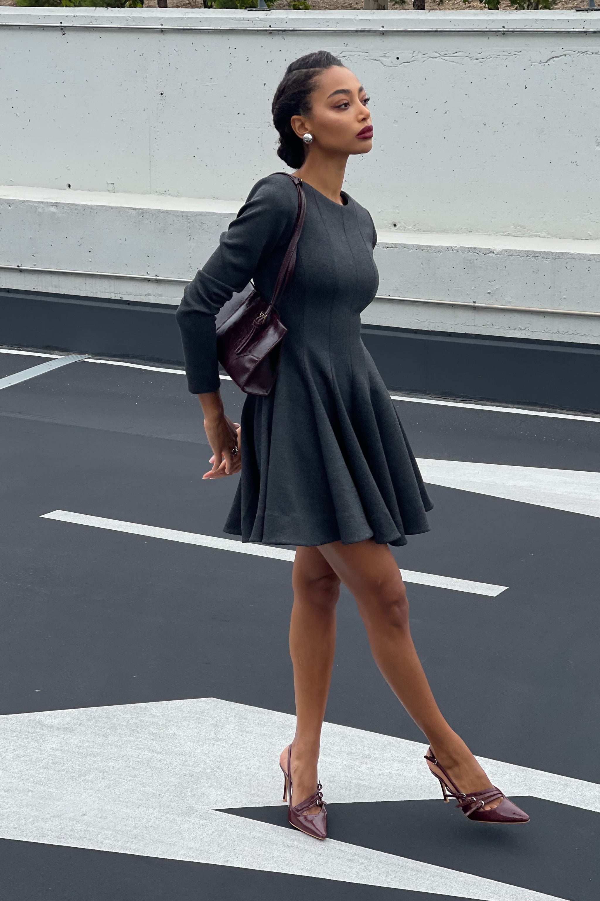 SHORT GRAY DRESS WITH LONG SLEEVES - KAO SHORT GRAY DRESS WITH LONG SLEEVES - KAO