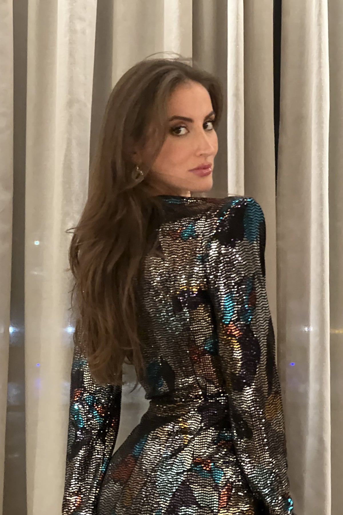 VESTIDO CURTO LANTEJOULAS  MULTICOLOR