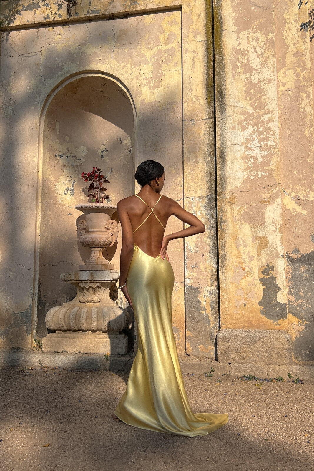LONG YELLOW DRESS WITH CRISS-CROSS STRAPS - KAO LONG YELLOW DRESS WITH CRISS-CROSS STRAPS - KAO
