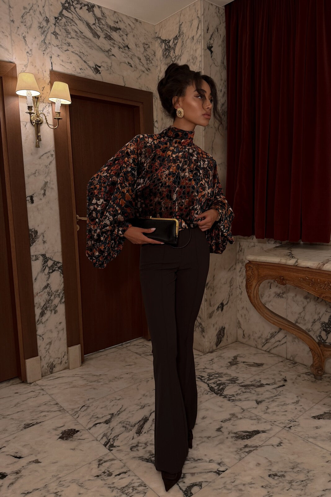 CALÇA CASTANHA BOCA DE SINO