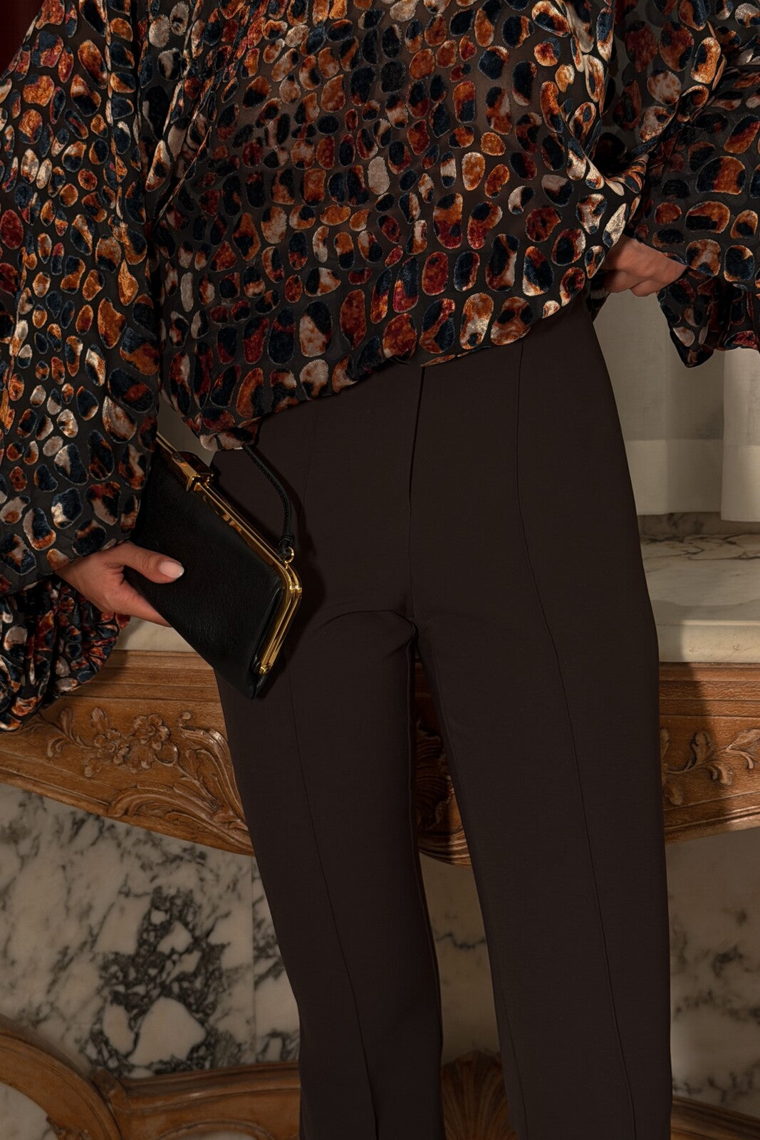 CALÇA CASTANHA BOCA DE SINO