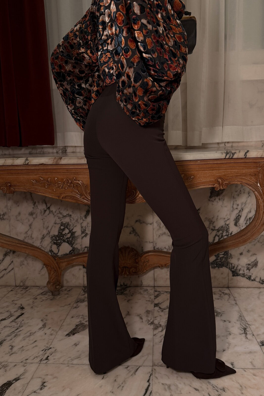 CALÇA CASTANHA BOCA DE SINO