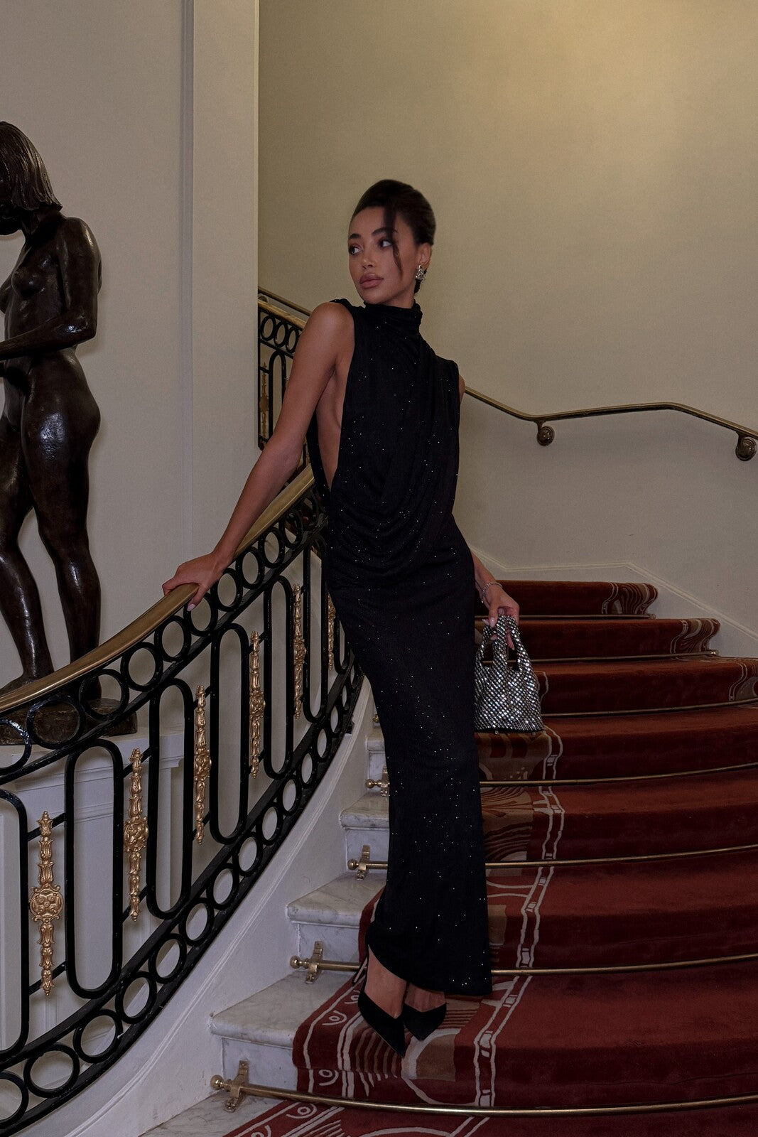 BLACK SLEEVELESS DRAPED DRESS WITH OPEN BACK