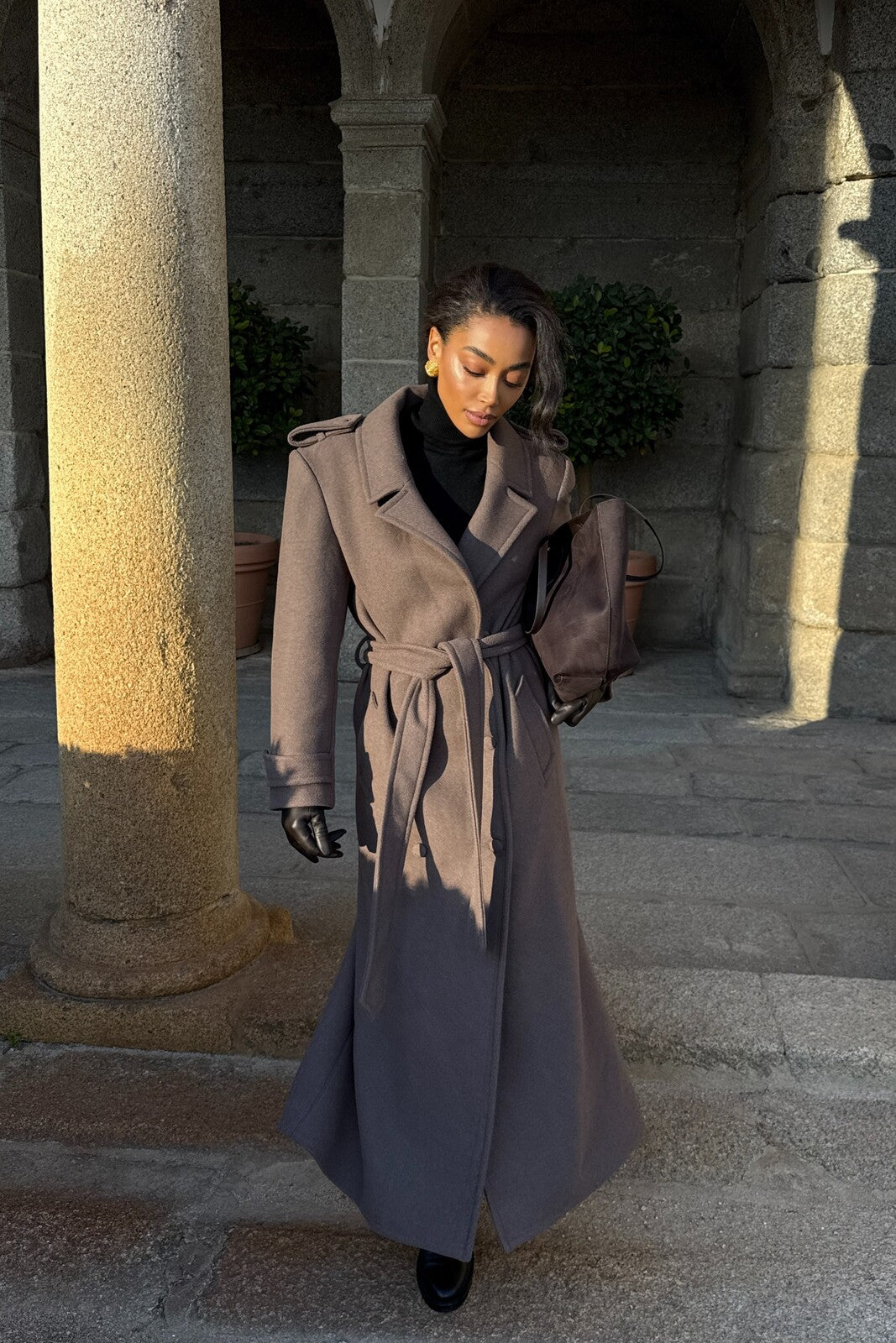 TAUPE WOOL OVERCOAT
