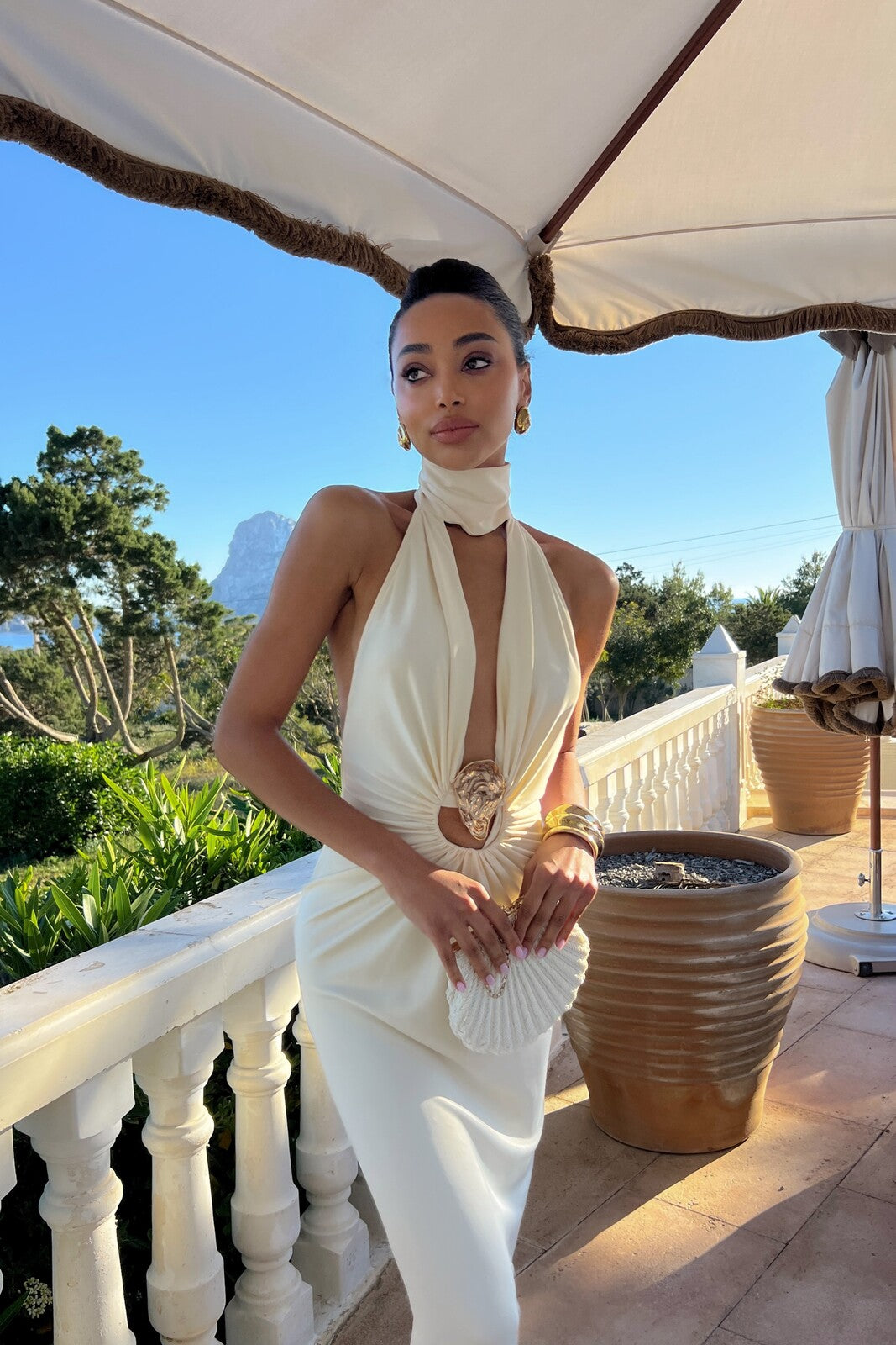 VESTIDO LARGO PERLA CON APLICACIÓN