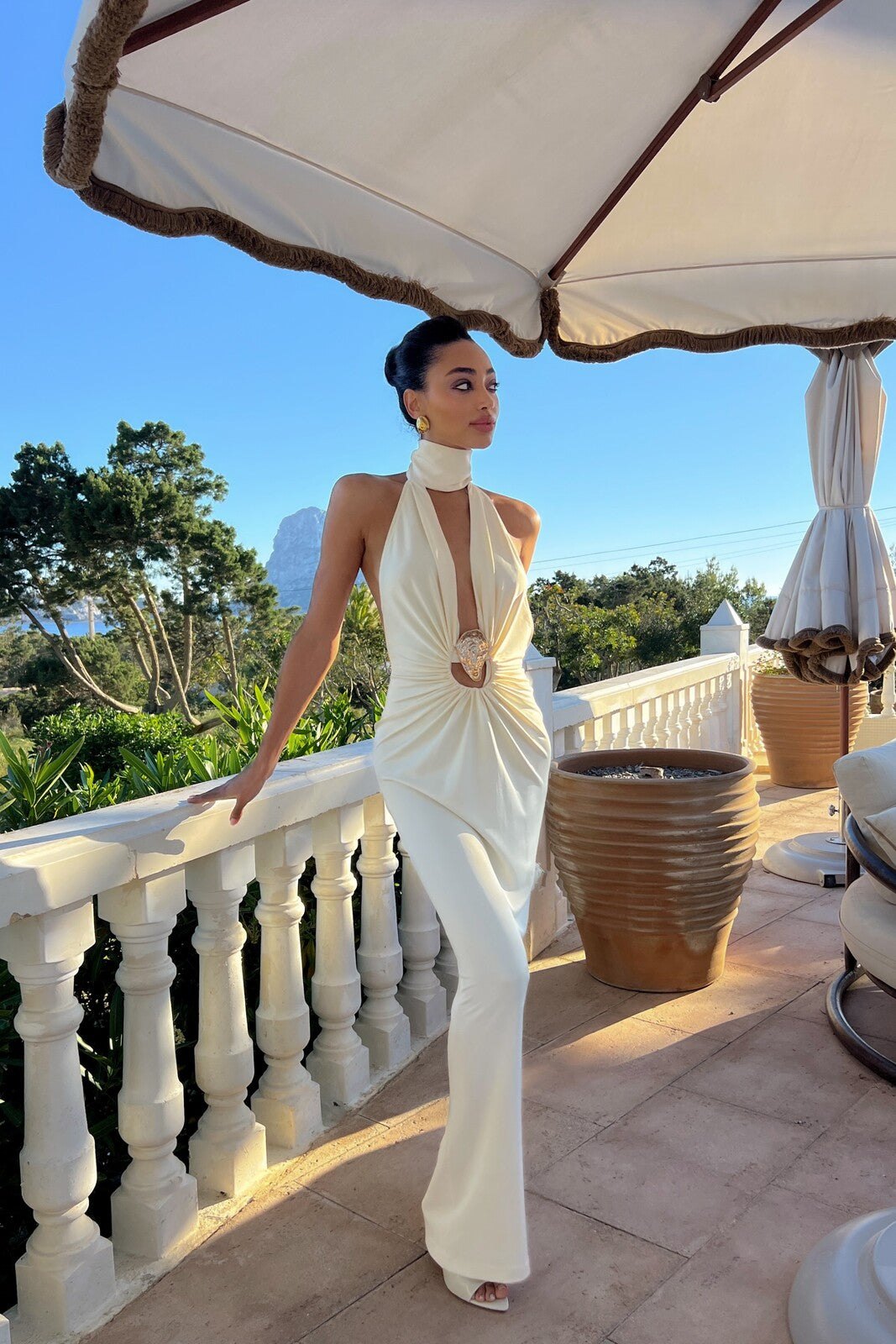 VESTIDO LARGO PERLA CON APLICACIÓN