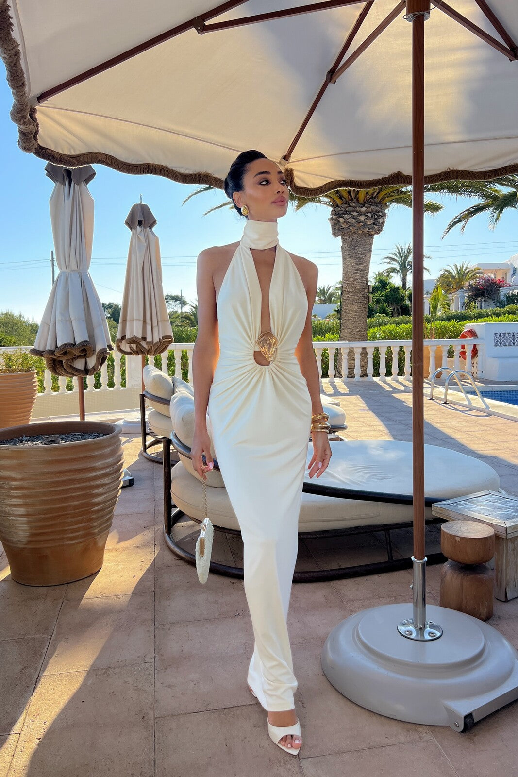 VESTIDO LARGO PERLA CON APLICACIÓN