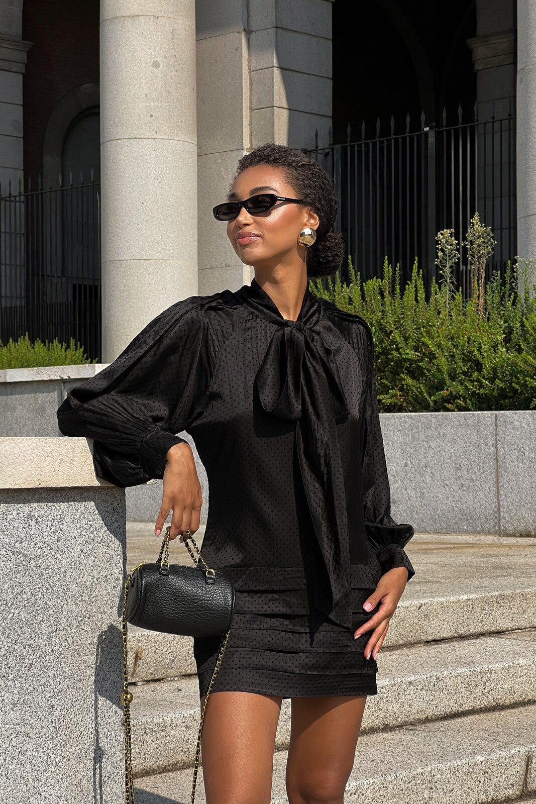 BLACK SHORT DRESS WITH BOW