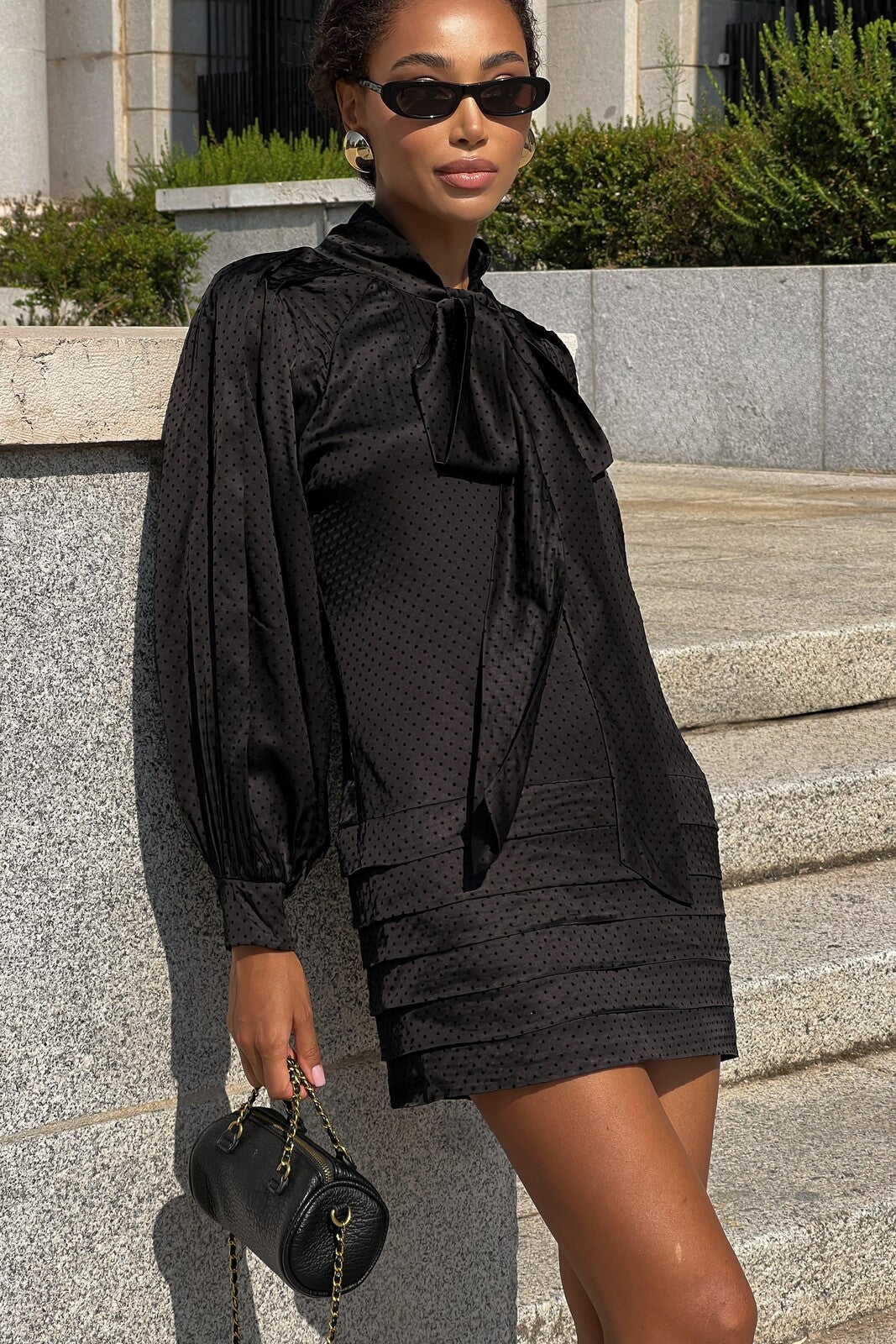 BLACK SHORT DRESS WITH BOW