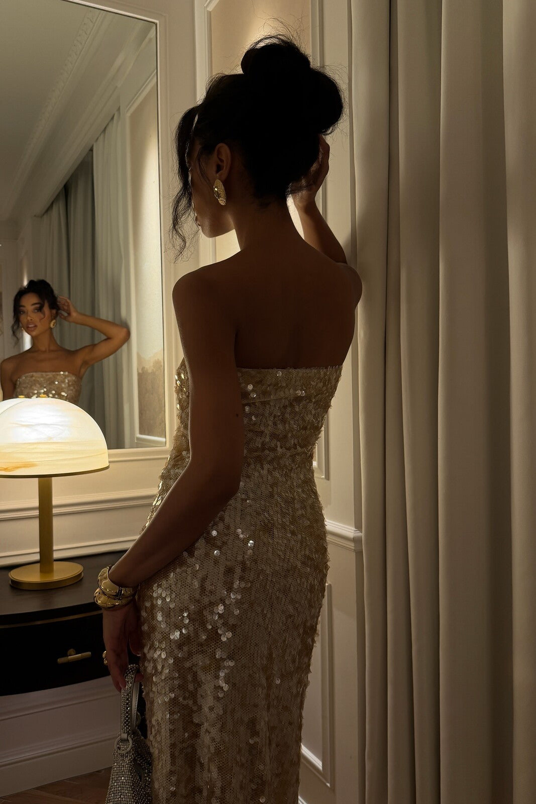 GOLD STRAPLESS STRAIGHT-NECKLINE DRESS