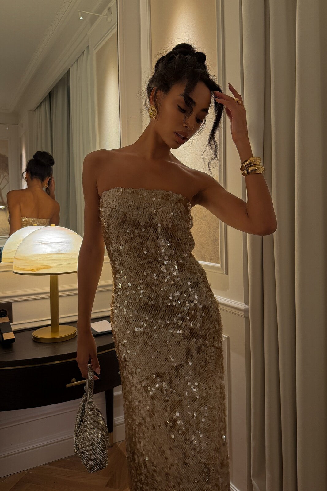 GOLD STRAPLESS STRAIGHT-NECKLINE DRESS