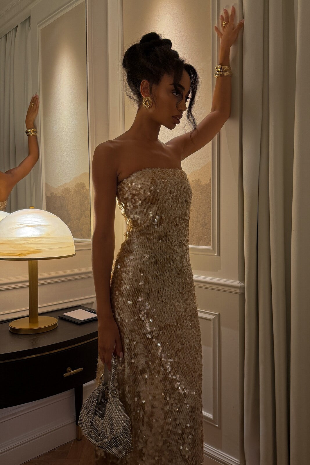 GOLD STRAPLESS STRAIGHT-NECKLINE DRESS