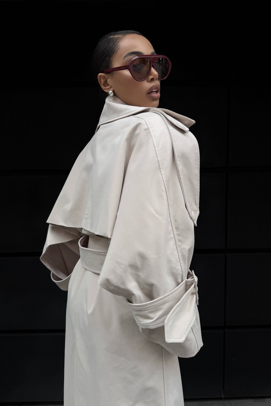 BEIGE CLASSIC TRENCH COAT