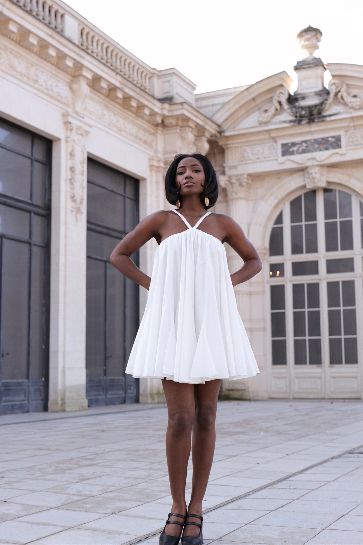 WHITE SLEEVELESS POPLIN SHORT DRESS