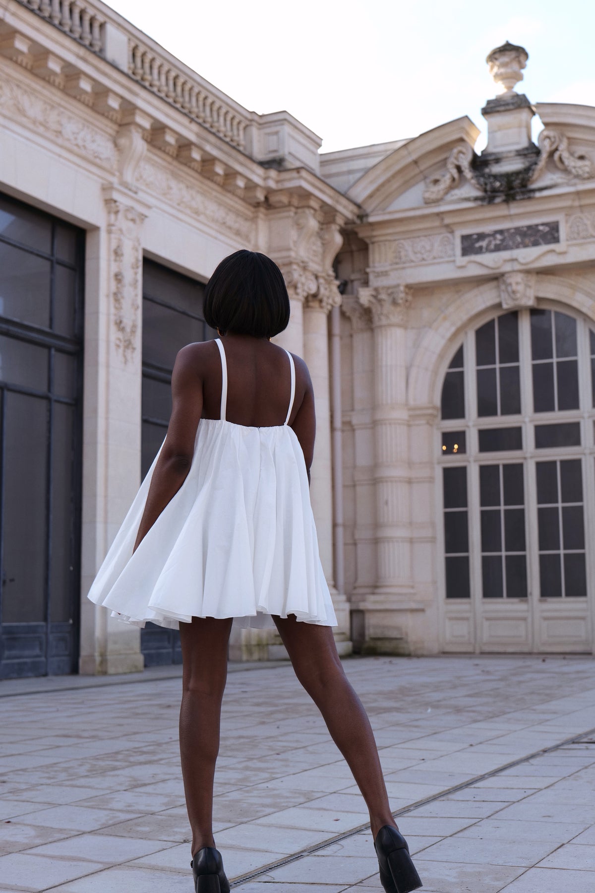 WHITE SLEEVELESS POPLIN SHORT DRESS