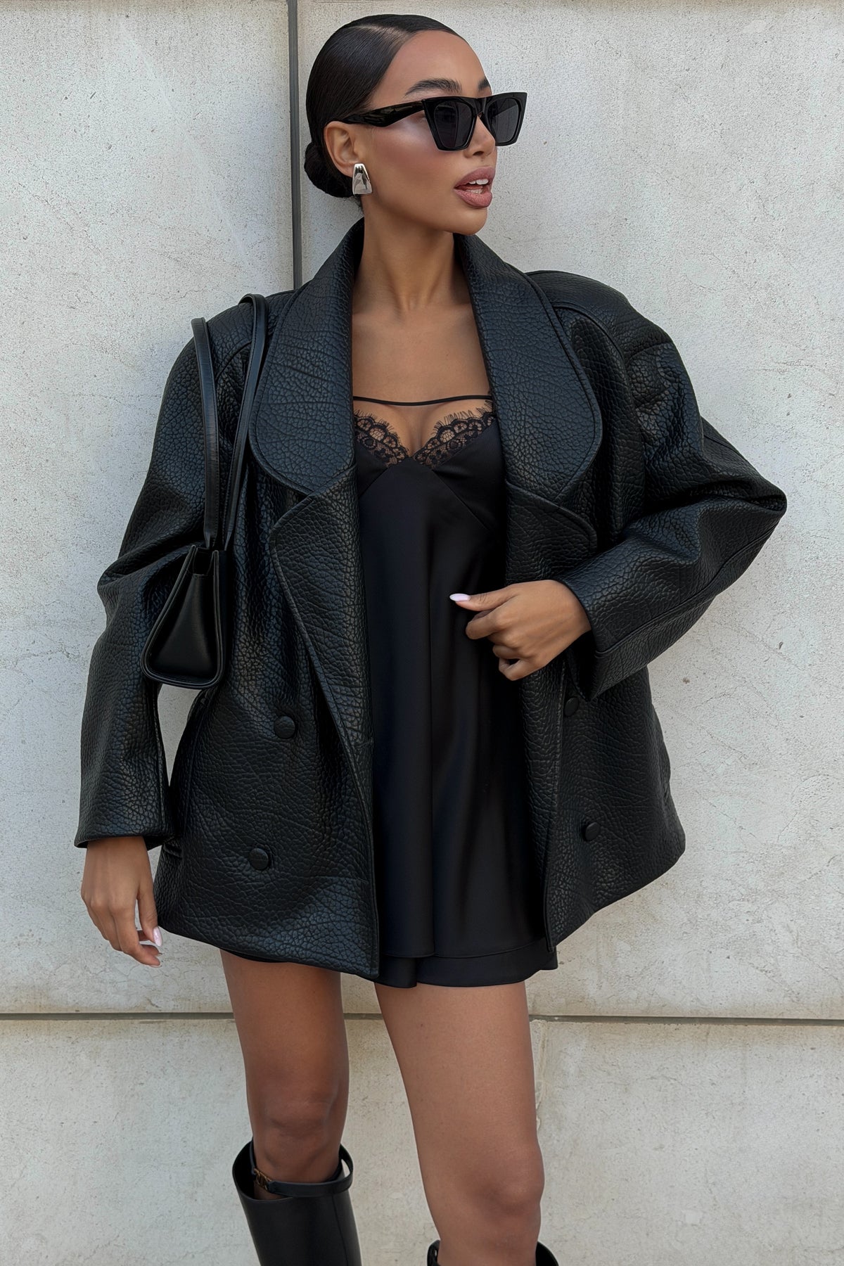 BLAZER OVERSIZED NERO TEXTURIZZATO EFFETTO PELLE