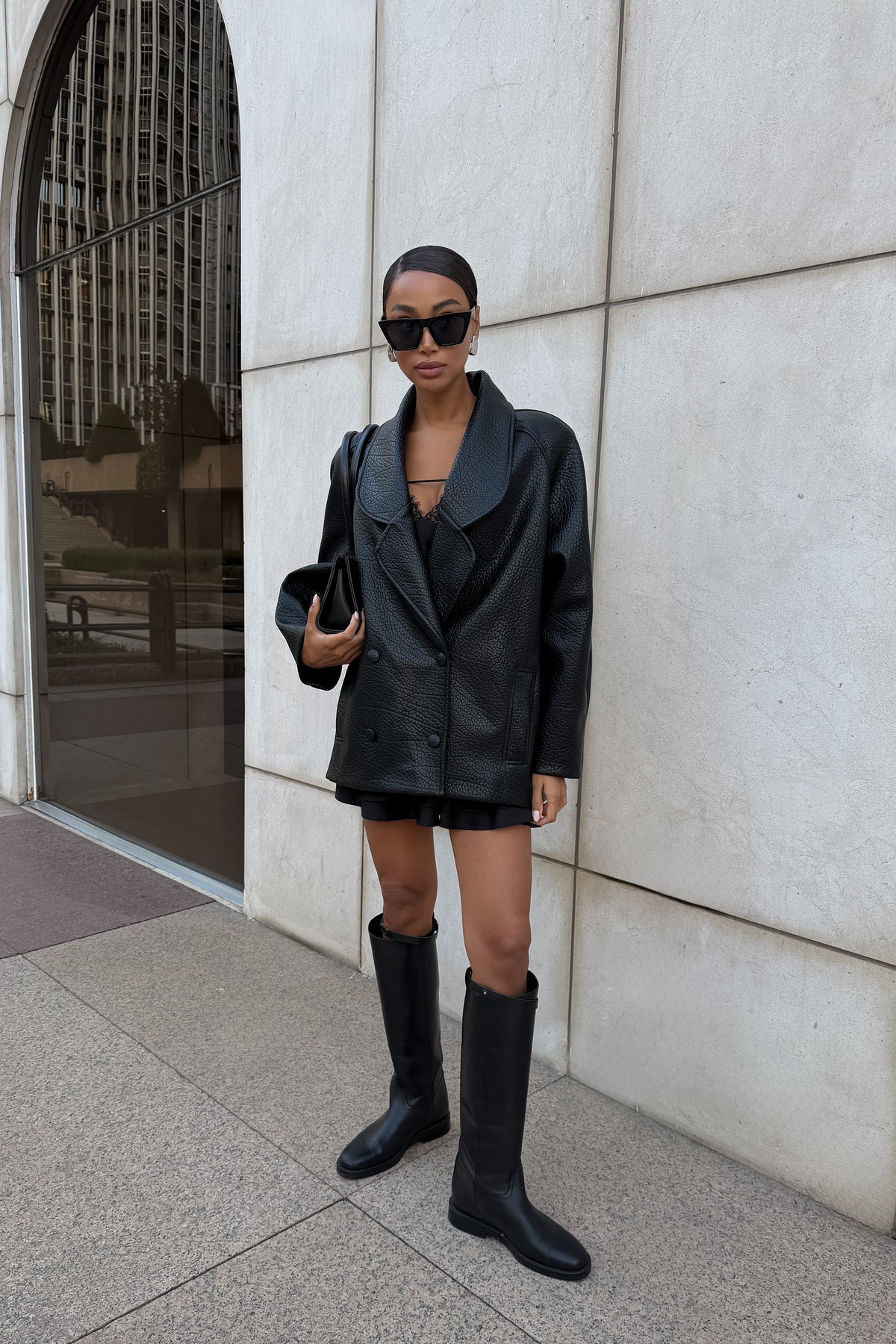 BLAZER OVERSIZED NERO TEXTURIZZATO EFFETTO PELLE